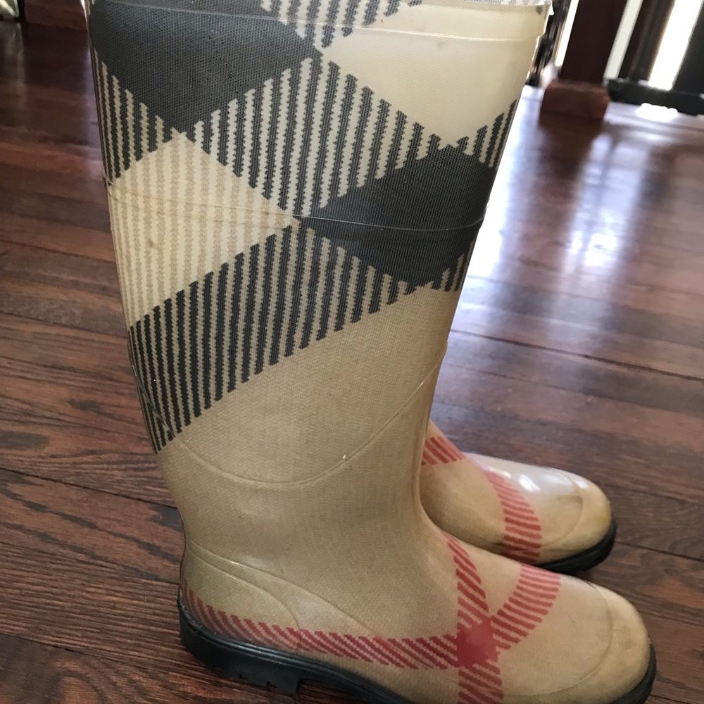 Burberry large check rain boots